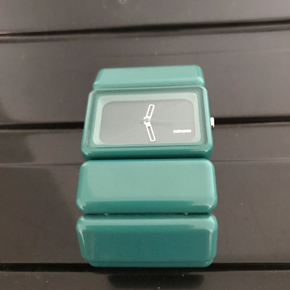 SOLD Nixon Watch Love the Hotness - The Vega - Picture 2 of 4